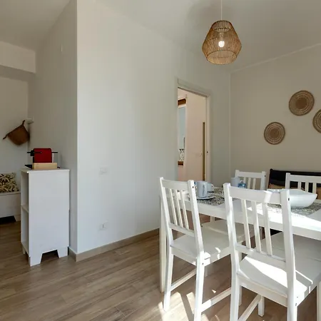 Apartamento Guesthost - Two In Centre Of Carloforte!