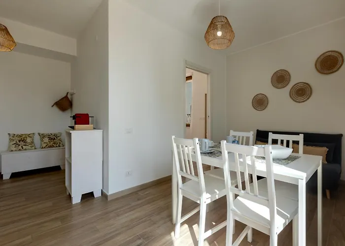 Apartamento Guesthost - Two In Centre Of Carloforte!
